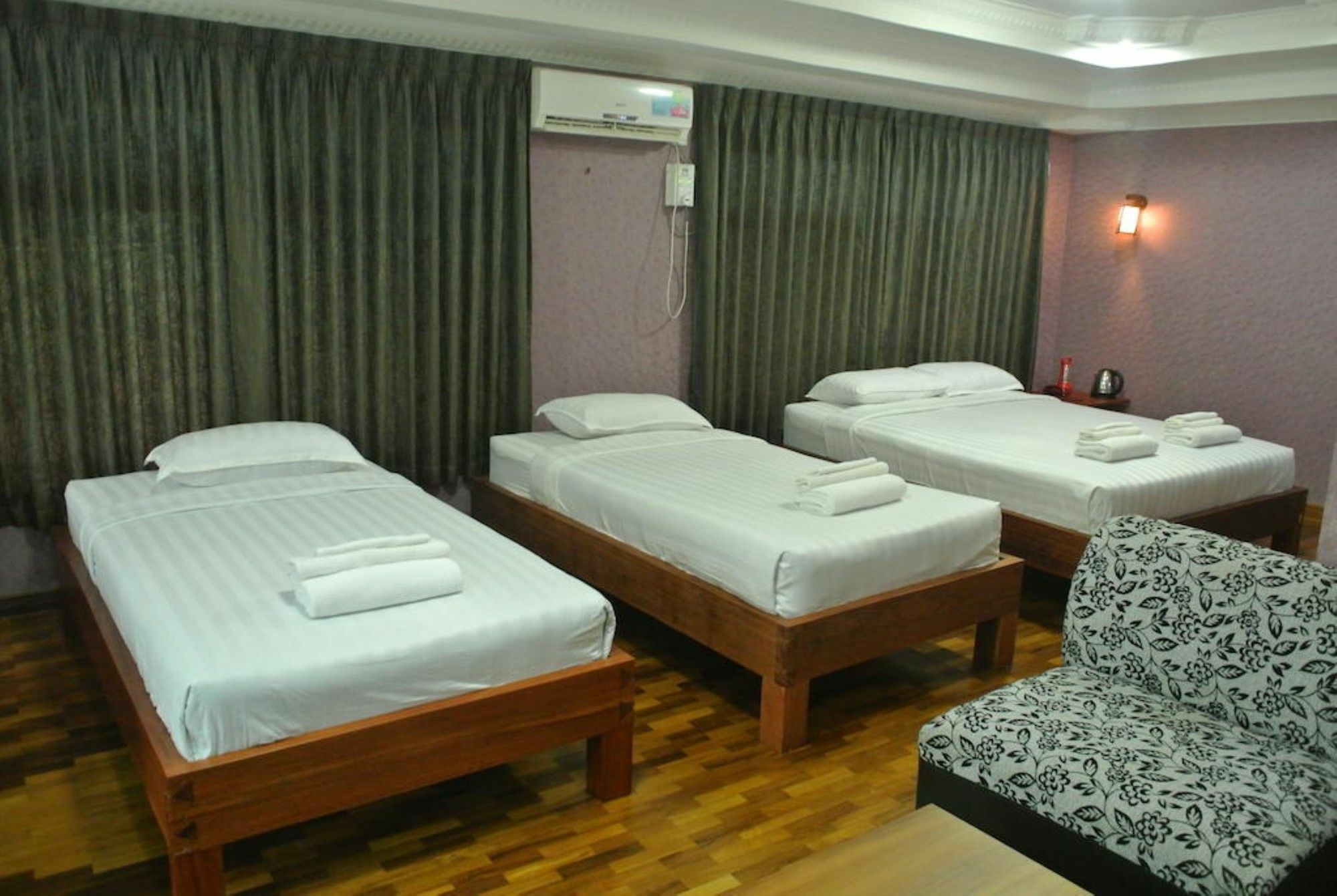 Yaewaddy Motel Gyogon Extérieur photo